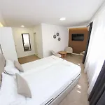 Like 招待所 3*