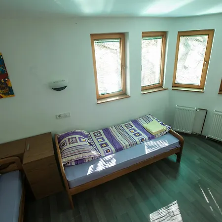 Like بيت ضيافة 4*